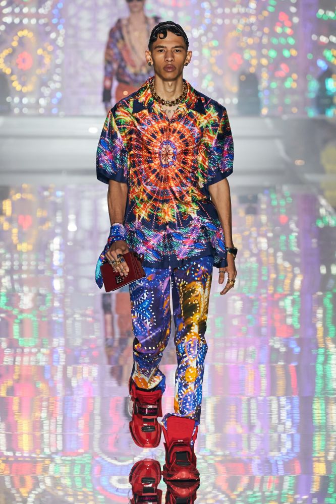 tendenza-fantasie-stampe-moda-uomo-primavera-estate-2022-foto-look-sfilate-icon-magazine7