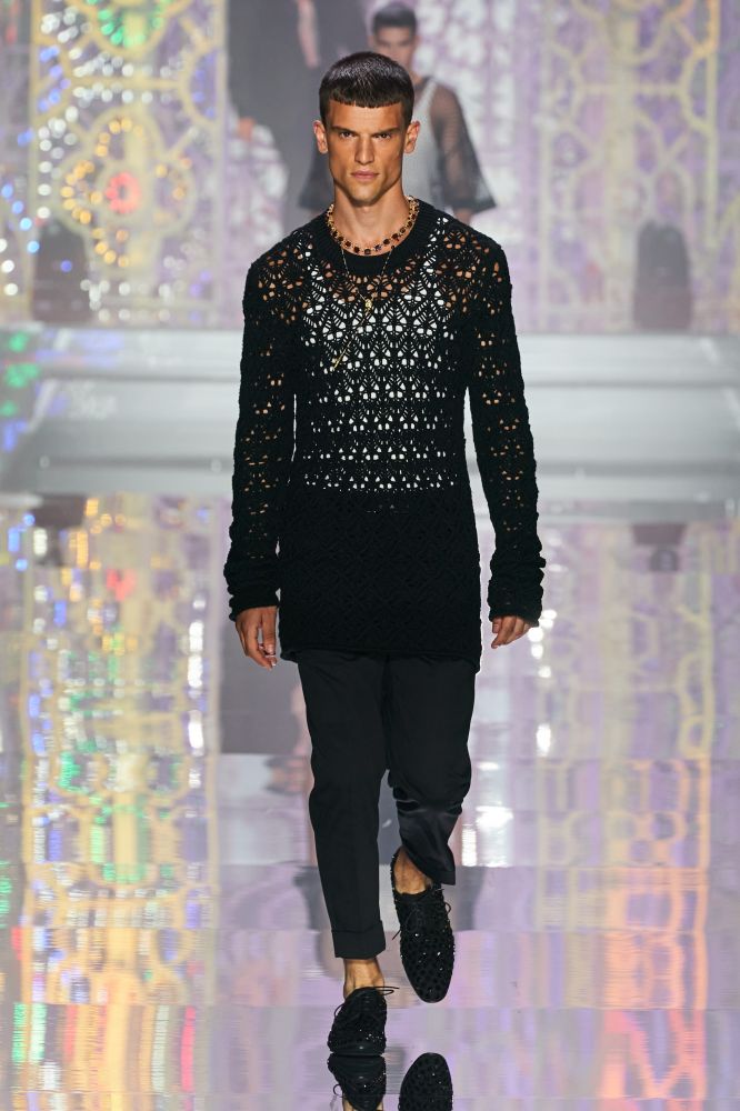 tendenza-maglia-moda-uomo-primavera-estate-2022-foto-look-sfilate-icon-magazine8
