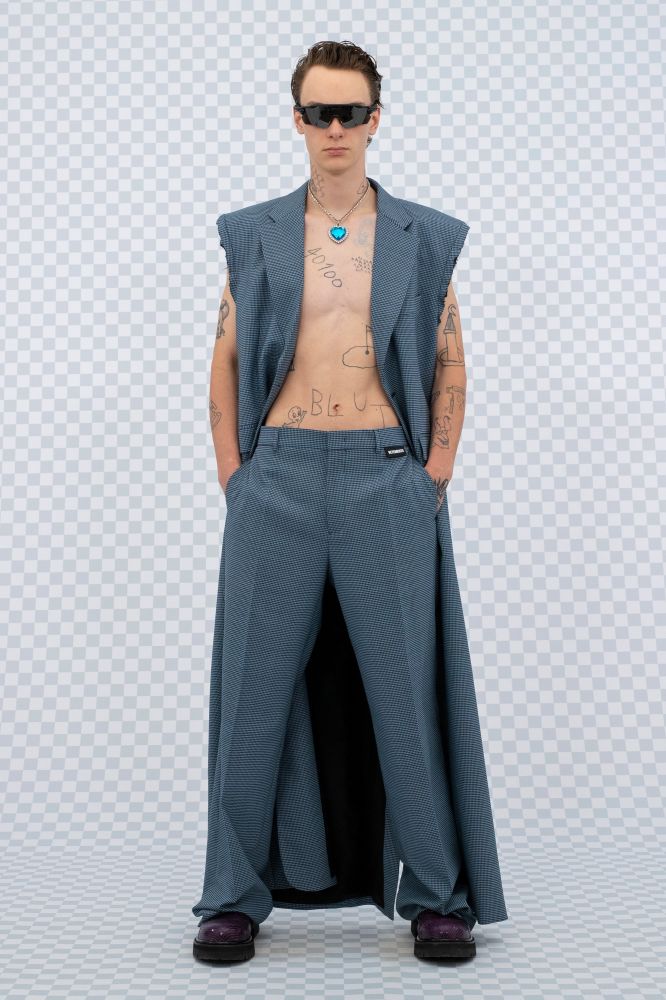 tendenza-tinta-unita-moda-uomo-primavera-estate-2022-foto-look-sfilate-icon-magazine12