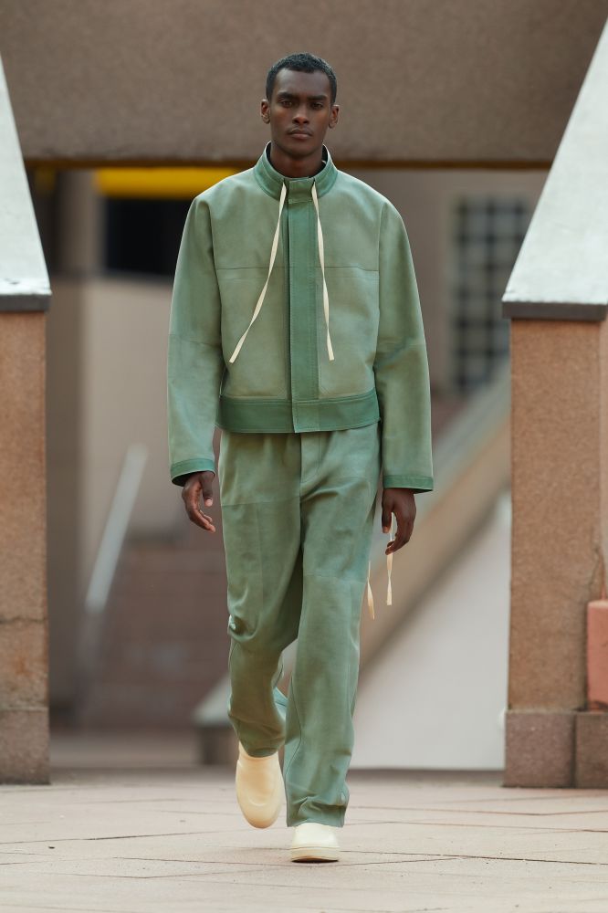 tendenza-tinta-unita-moda-uomo-primavera-estate-2022-foto-look-sfilate-icon-magazine2