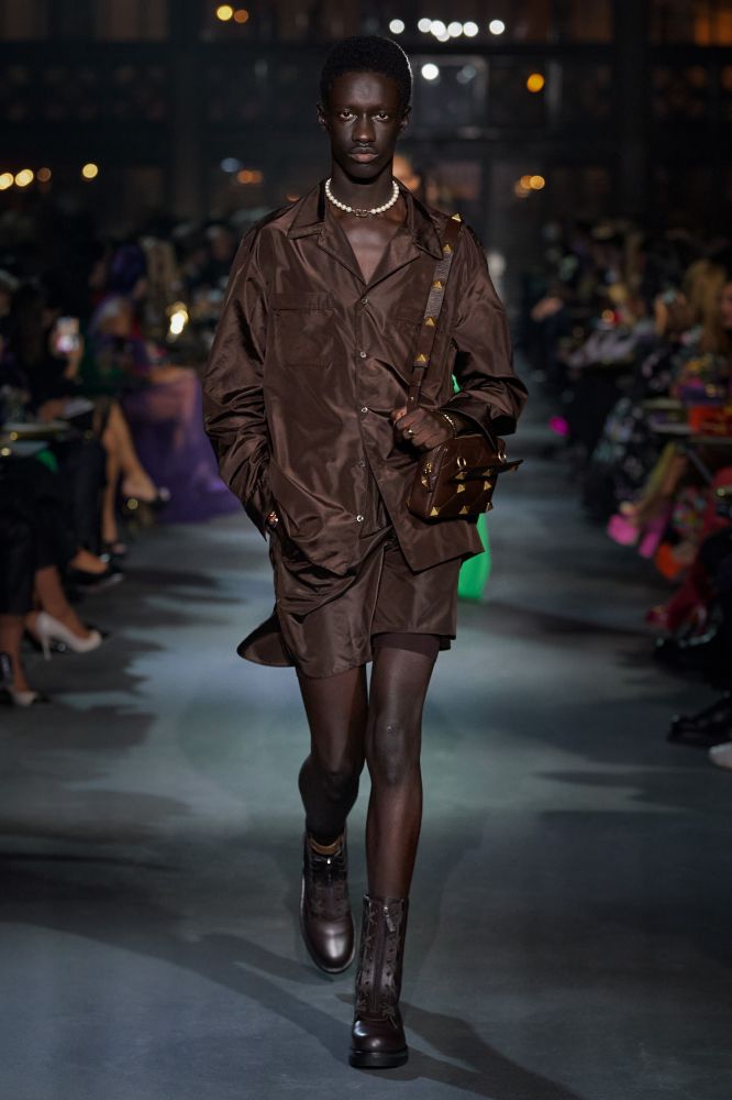 tendenza-tinta-unita-moda-uomo-primavera-estate-2022-foto-look-sfilate-icon-magazine3