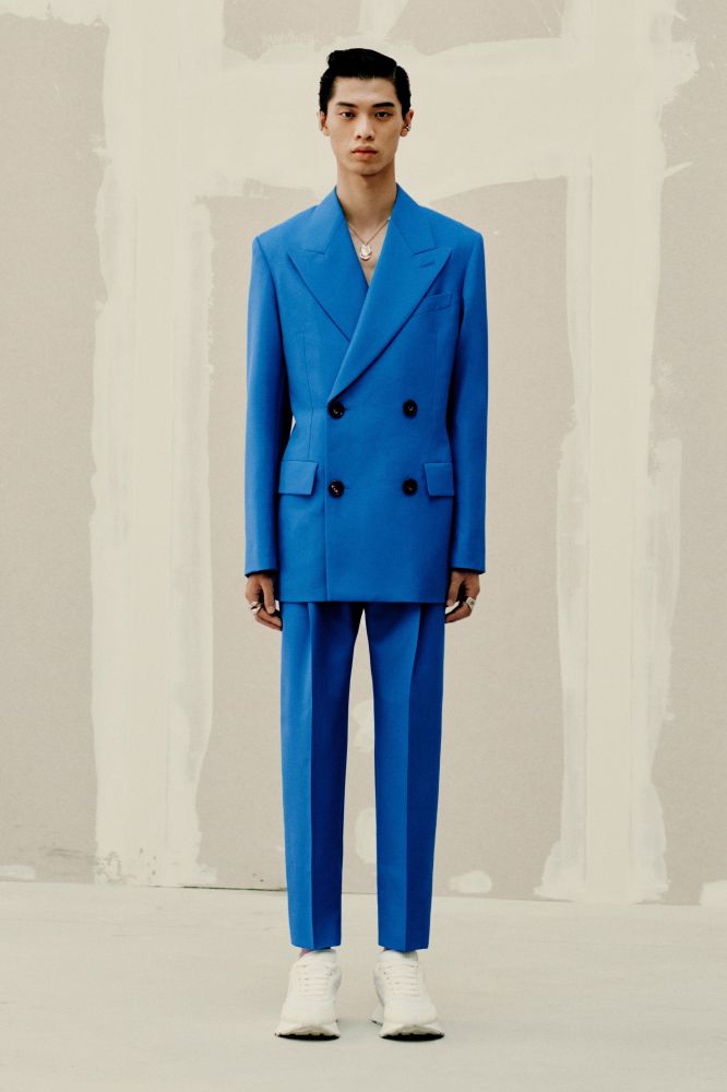 tendenza-tinta-unita-moda-uomo-primavera-estate-2022-foto-look-sfilate-icon-magazine9