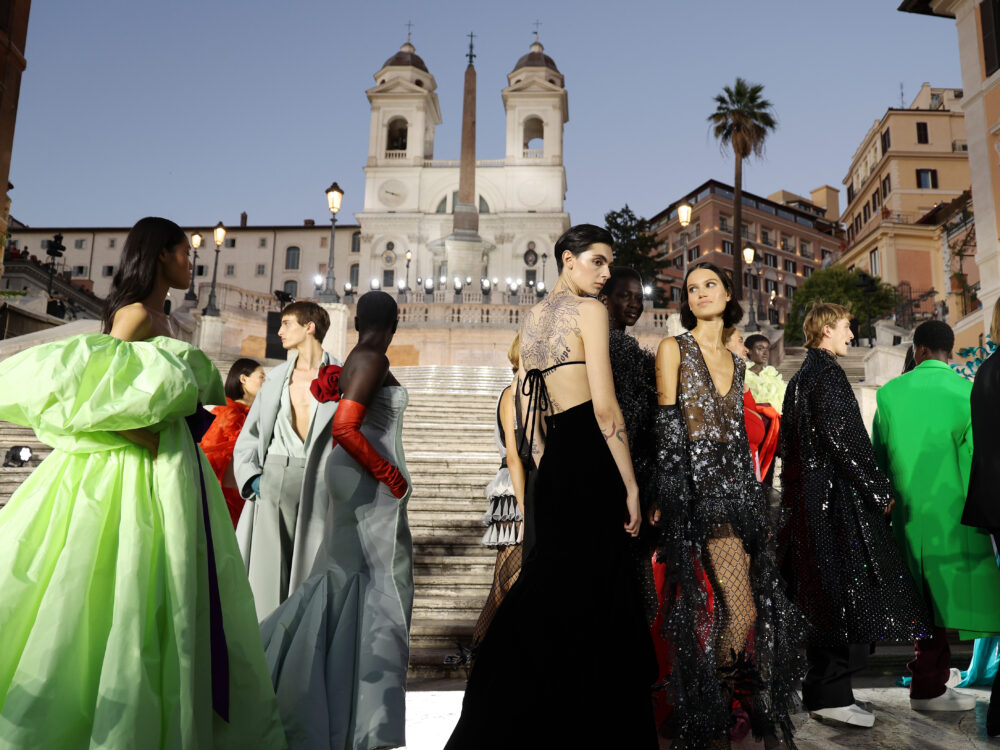 Valentino The Beginning La Sfilata In Piazza Di Spagna A Roma
