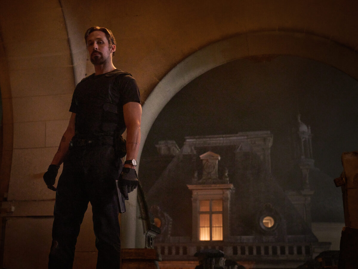 The Gray Man (2022) Ryan Gosling as Six. Cr. Paul Abell/Netflix © 2022