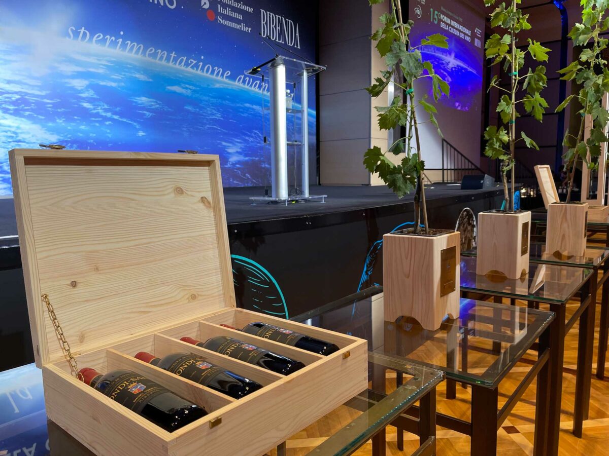 vini-italiani-in-orbita-brunello-di-Montalcino-Biondi-Santi vini-italiani-in-orbita-brunello-di-Montalcino-Biondi-Santi