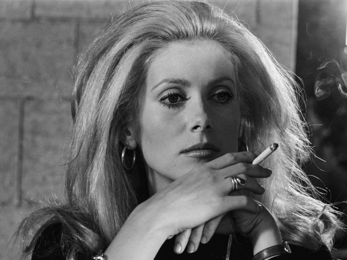 Catherine Deneuve dans le film 'Manon 70' en 1967 Catherine Deneuve sul set di "Manon 70"