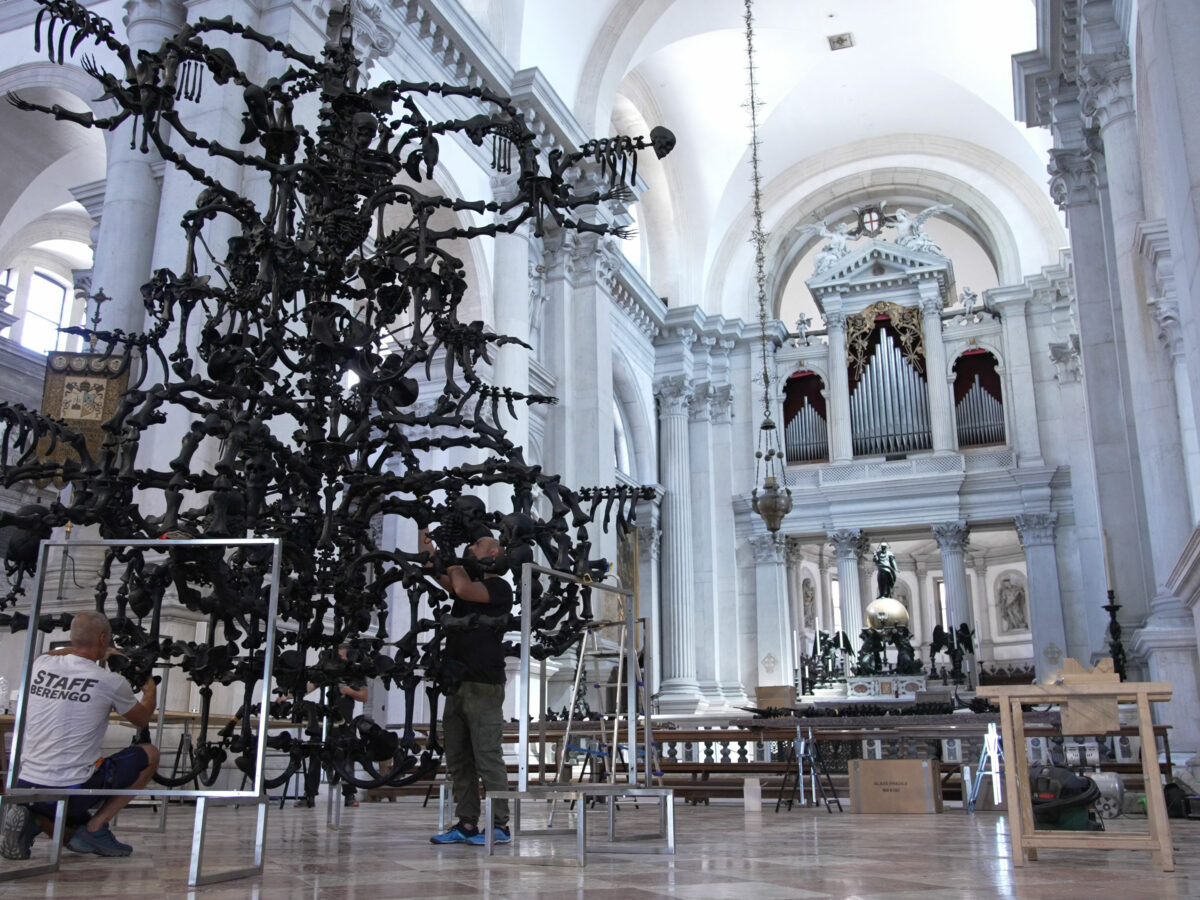Ai-Weiwei,-La-Commedia-Umana,-2020-(Venice-solo-show-2022)_photo-photo Savino Cancellara (9)