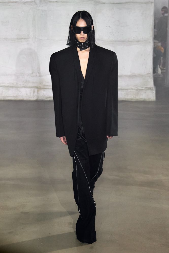 Rick Owens la collezione moda uomo Autunno Inverno 2022-23