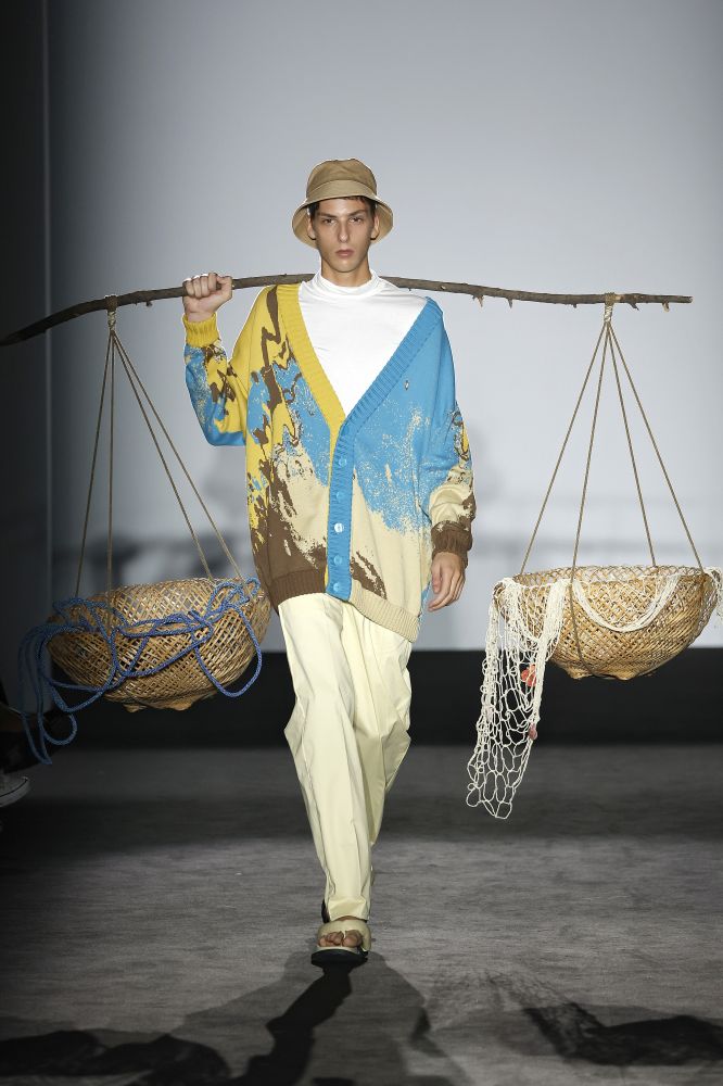 Martín Across la sfilata Spring Summer 2023