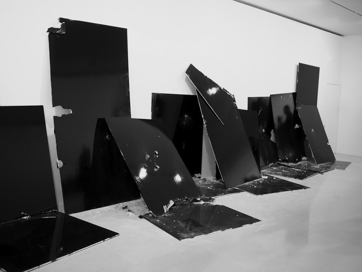 Steven Parrino, 13 Shattered Panels (for Joey Ramone), (2001) © Steven Parrino. Photo Sebastiano Pellion. Courtesy the Parrino Family Estate and Gagosian