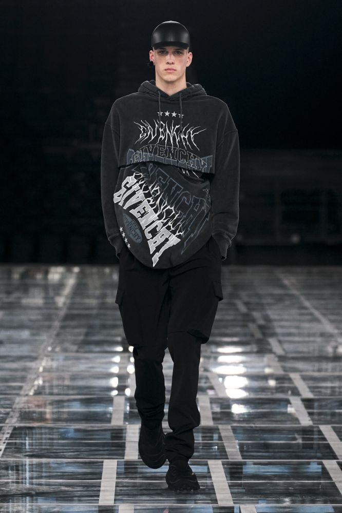Givenchy la sfilata autunno inverno 2022