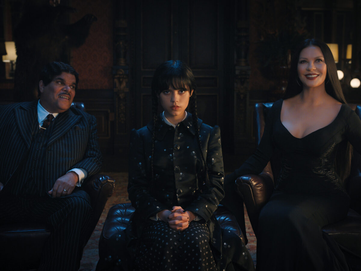 Wednesday_S1_E1_00_08_38_23R.pkzgsr2h27