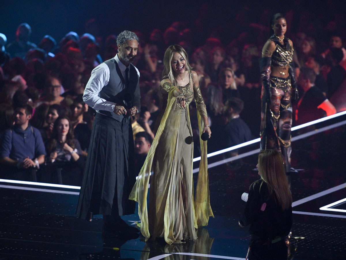 Taika Waititi e Rita Ora