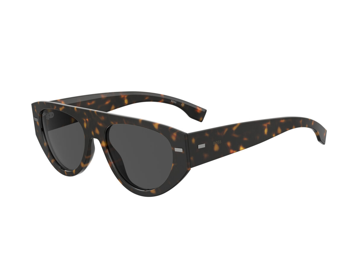 BOSS occhiali da sole in acetato tartarugato con rivetti a motivi. Un modello caratterizzato da un acetato tartarugato, che presentano un discreto logo, anima interna lavorata e rivetti a motivi con finitura color argento. La linea 