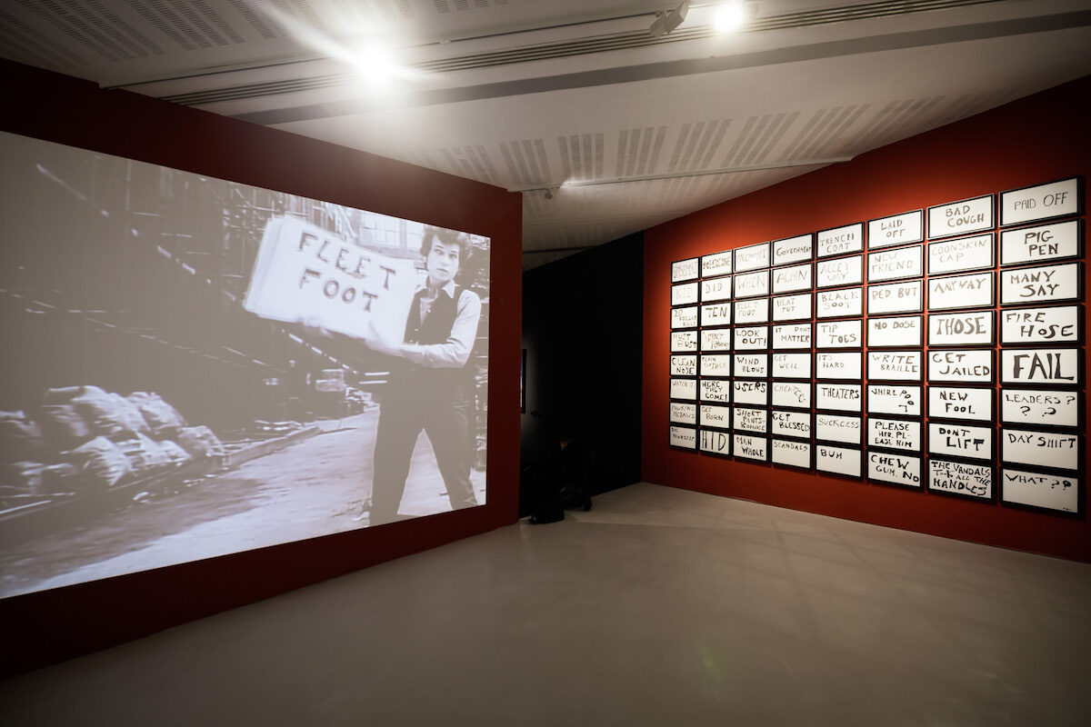 MAXXI_Subterranean Homesick Blues Series_InstallationView_BobDylan_Retrospectrum_©MusacchioIannielloPasqualiniFucilla (2)