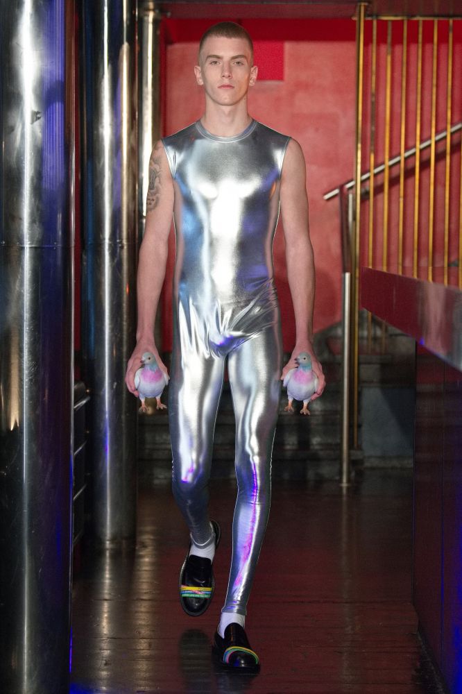 JW Anderson la sfilata moda uomo autunno inverno 2022-23