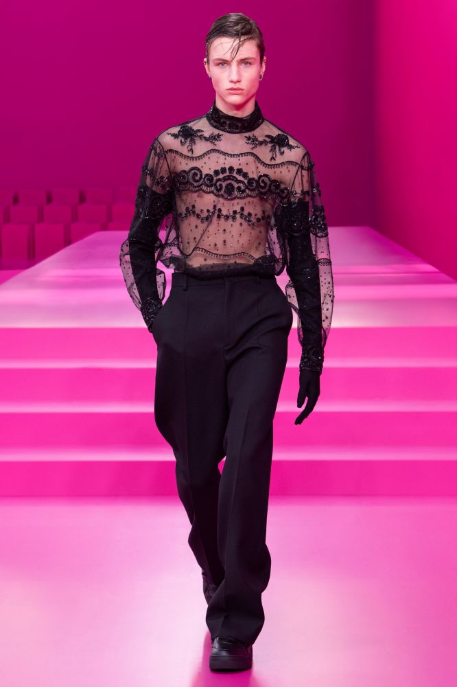 Valentino la sfilata moda uomo autunno inverno 2022-23