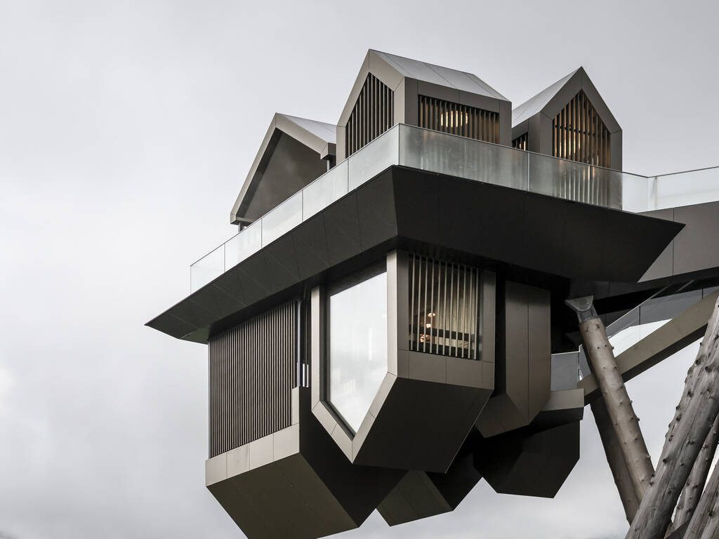 Hotel Hubertus a Valdaora, Bolzano - mania architettura rovesciata mania architettura rovesciata
