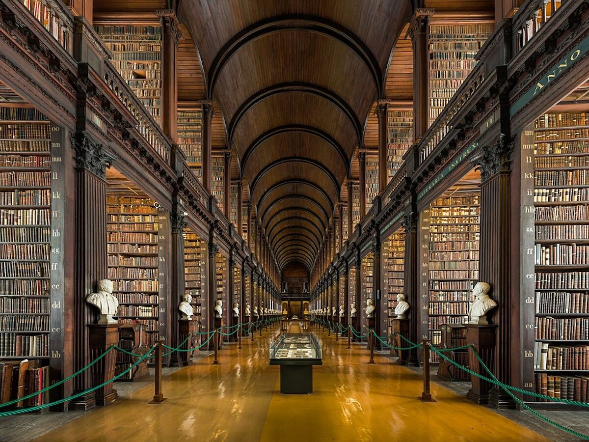 Trinity College Library in Dublin, Ireland - Photography Diliff Biblioteche spettacolari