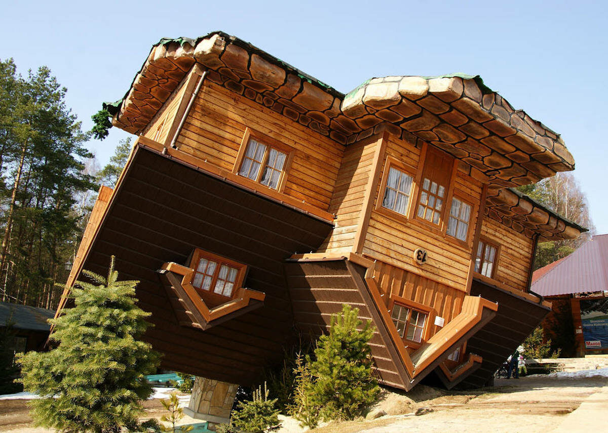 Upside down house Szymbark, Poloni - mania architettura rovesciata mania architettura rovesciata