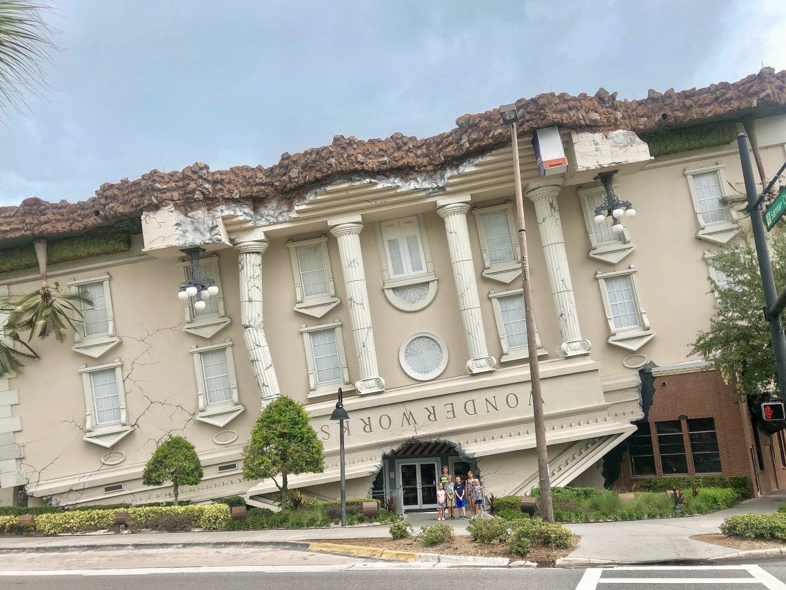 Wonderworks, Orlando - Florida - mania architettura rovesciata mania architettura rovesciata