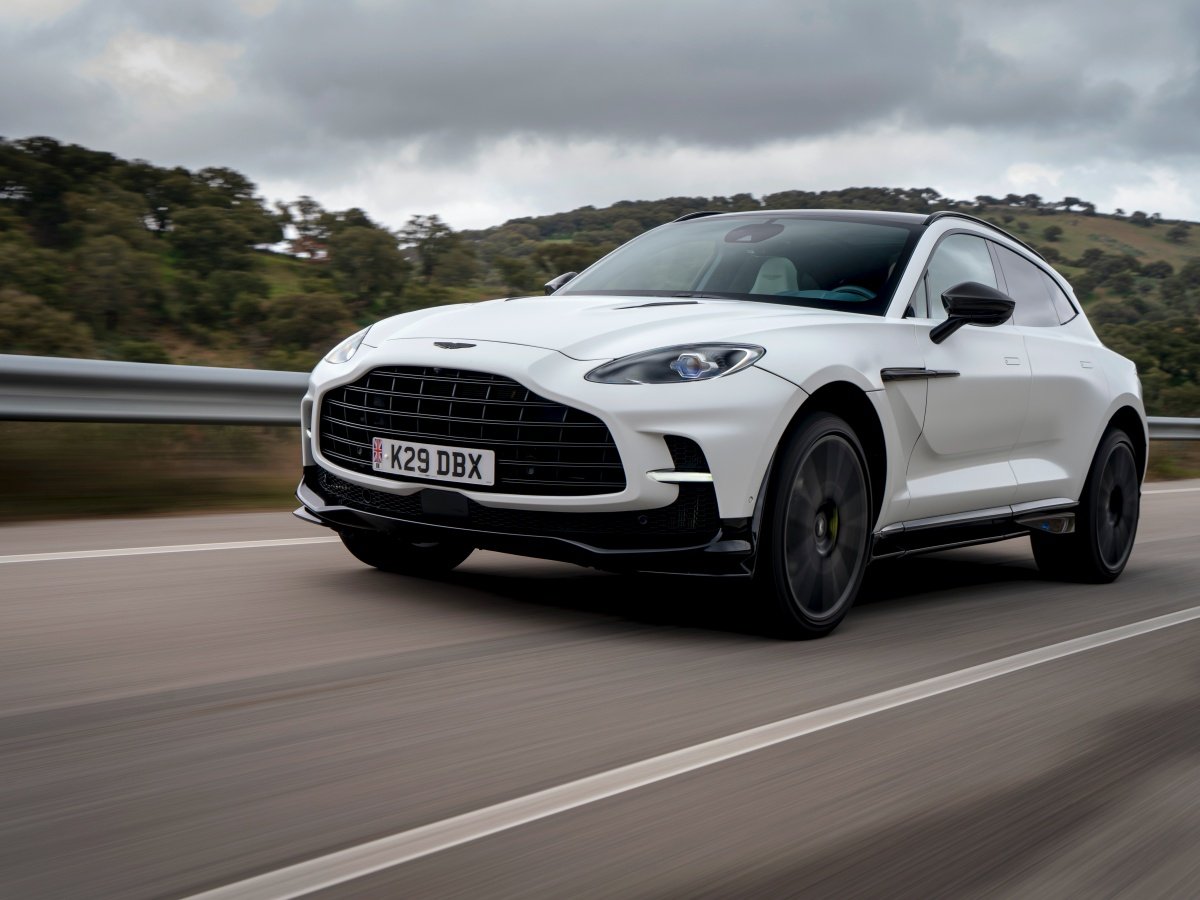 Aston Martin DBX 707