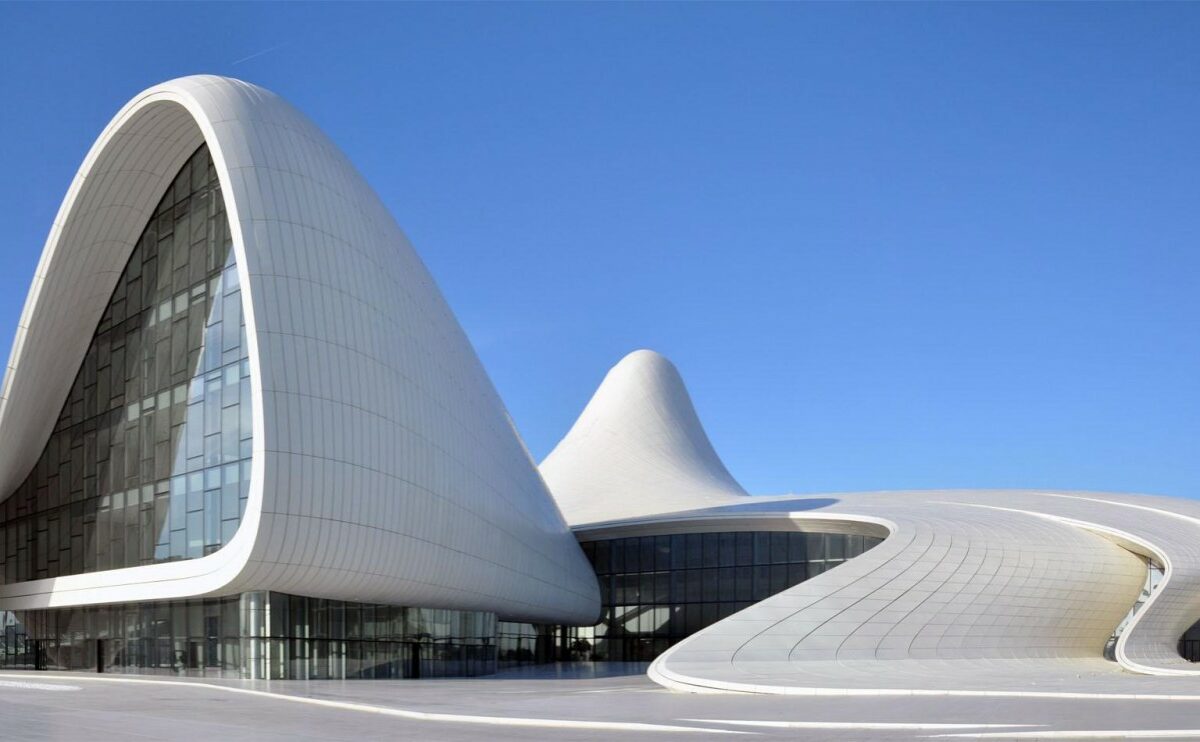 Centro culturale Heydar Aliyev, di Zaha Hadid architettura spettacolari
