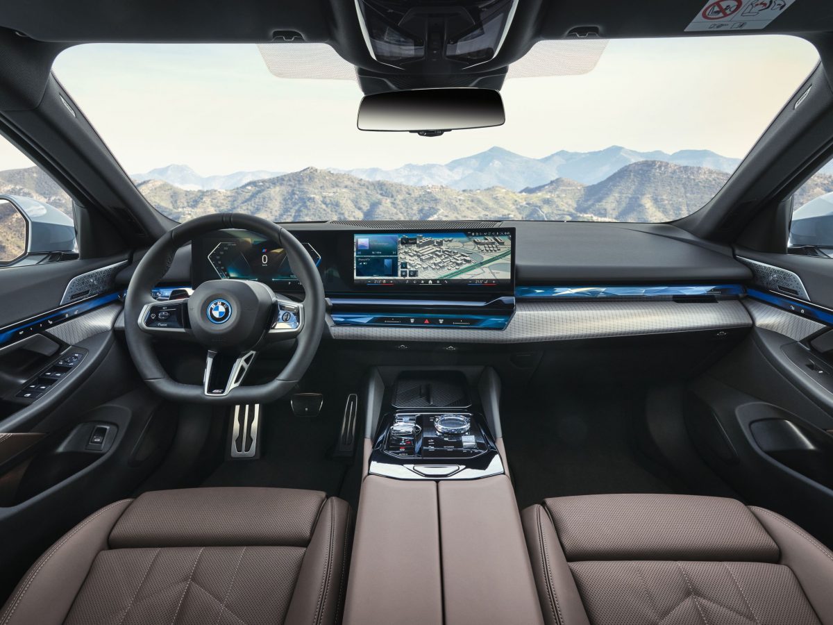 P90505130_highRes_the-new-bmw-i5-edriv