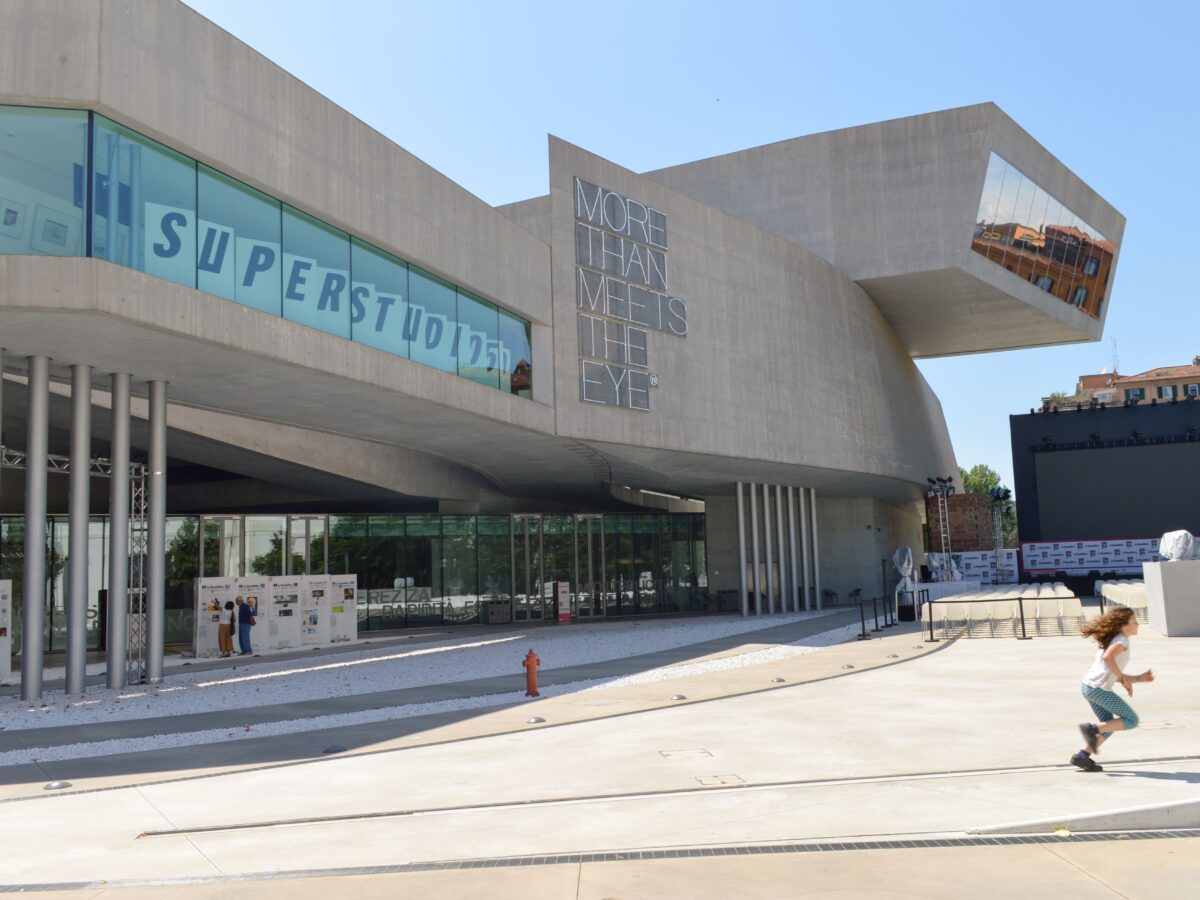 1 MAXXI Museo, Roma - Foto Francisco Anzola jpg