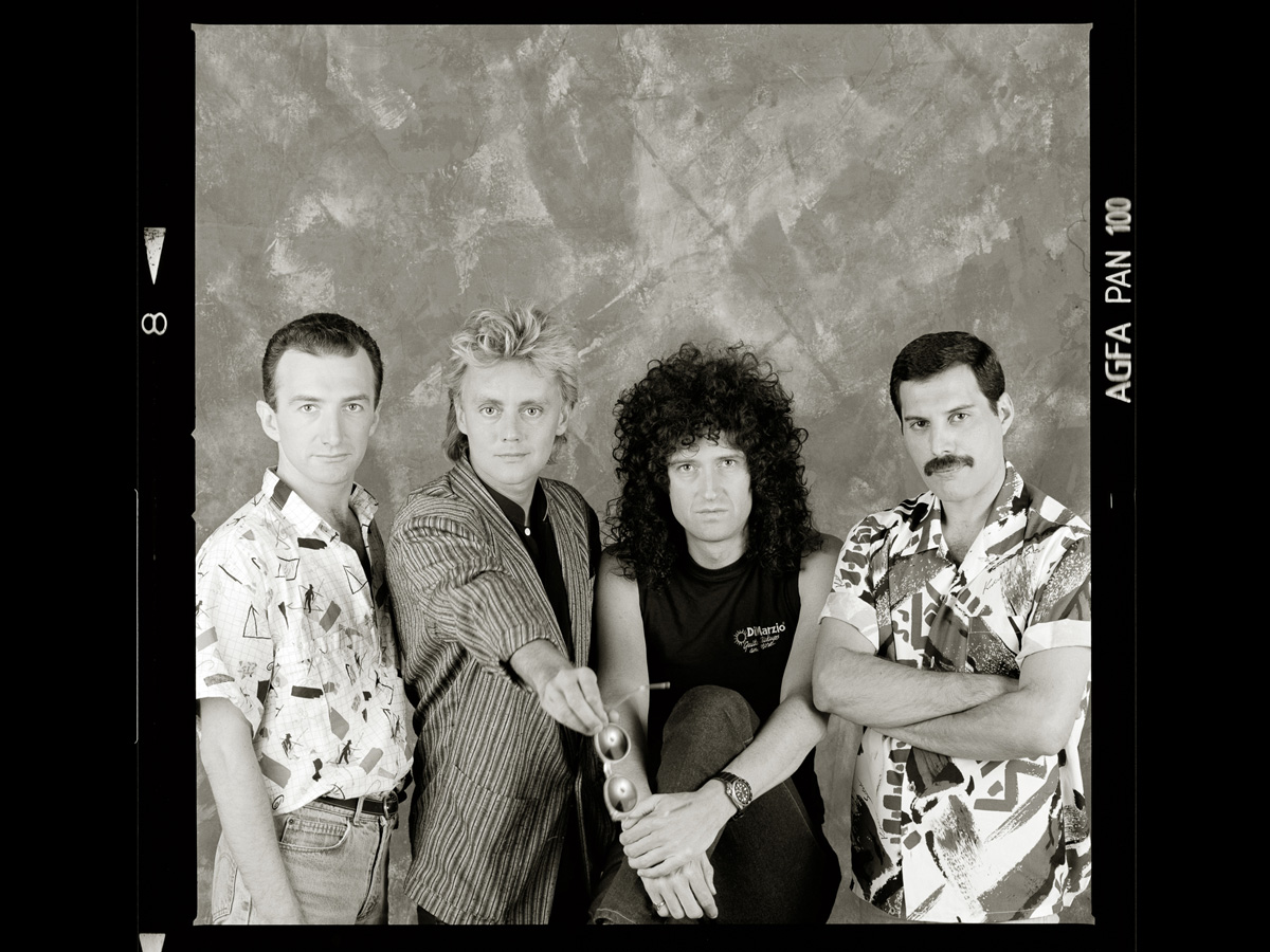 I Queen by Peter Hince