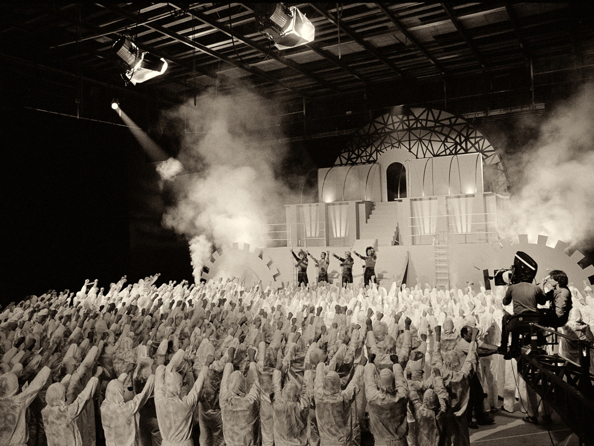 Queen Unseeen | Peter Hince