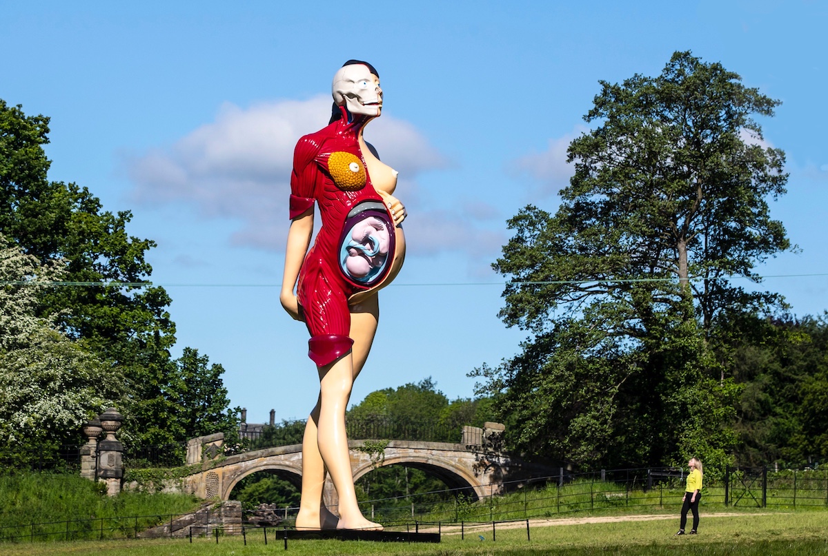 Damien Hirst, The Virgin Mother - 2006 - Yorkshire Sculpture Park copia