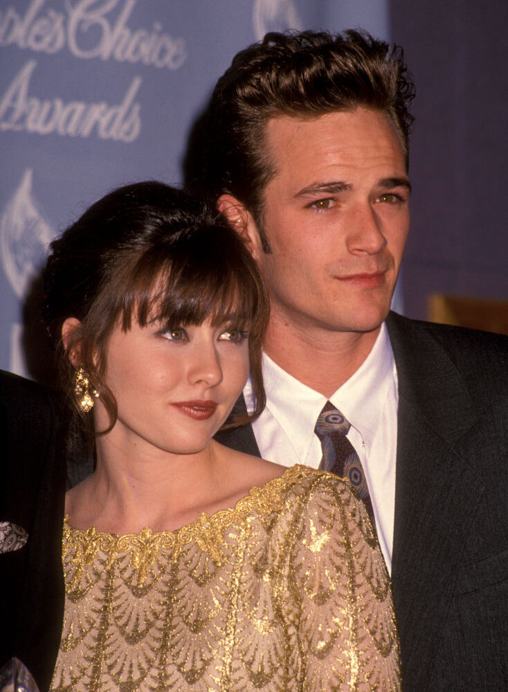 Shannen Doherty e Luke Perry ai People's Choice Awards del 1992 - © Getty Images Shannen Doherty e Luke Perry di Beverly Hills 90210 ai People's Choice Awards del 1992 - © Getty Images