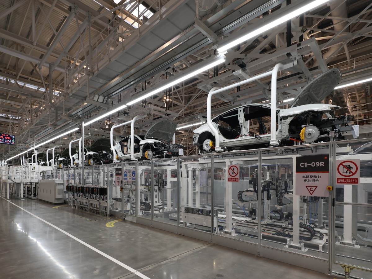 Xiaomi SU7 assemblaggio carrozzeria