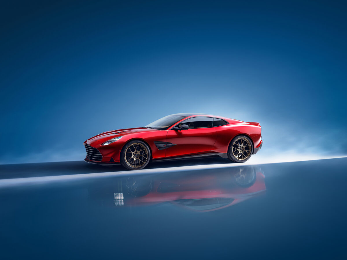 Aston_Martin_Vanquish_8