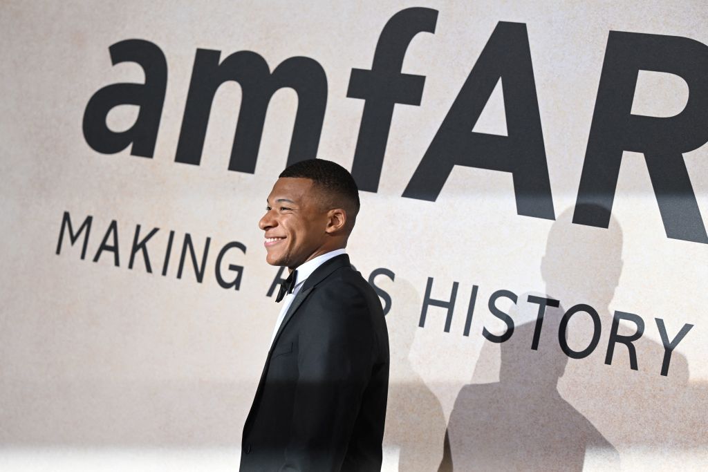 Kylian Mbappe al gala di beneficienza amfAR Cinema Against AIDS Kylian Mbappe al gala di beneficienza amfAR Cinema Against AIDS