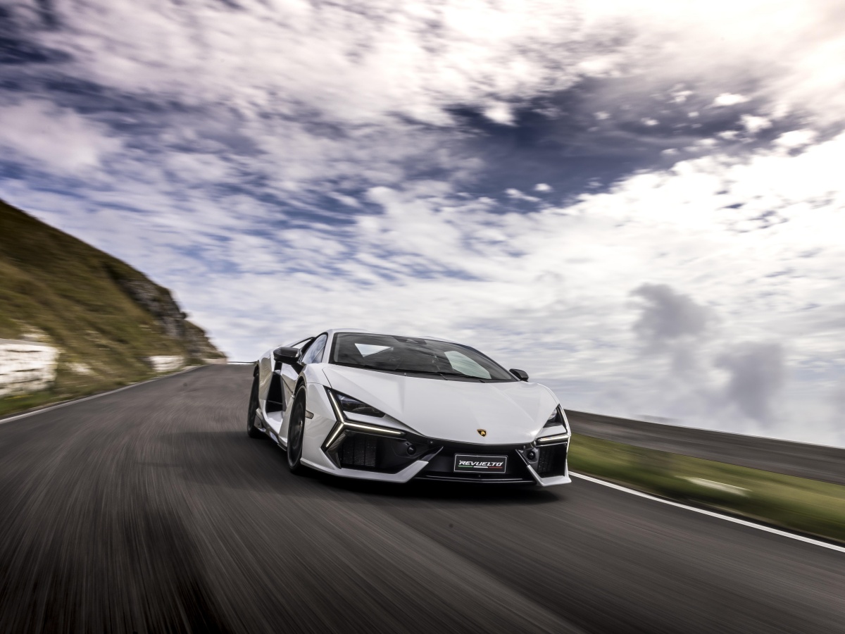 Lamborghini Revuelto