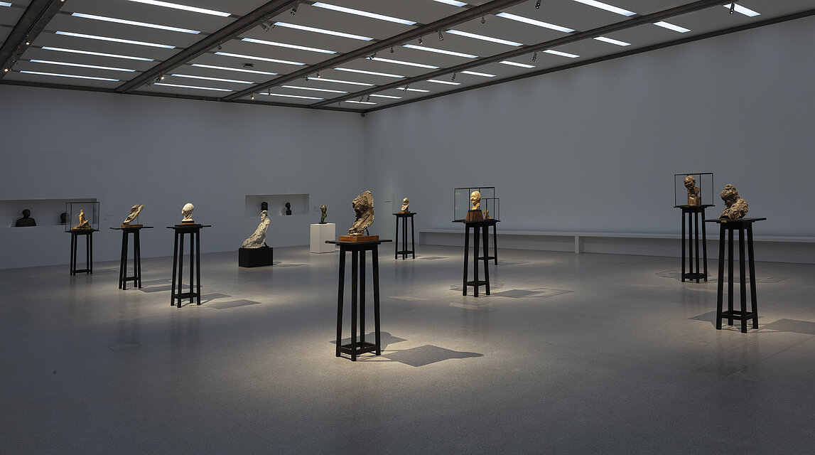 Installation view -Medardo Rosso. Inventing Modern Sculpture - Mumok, Vienna - Photo Markus Worgotter