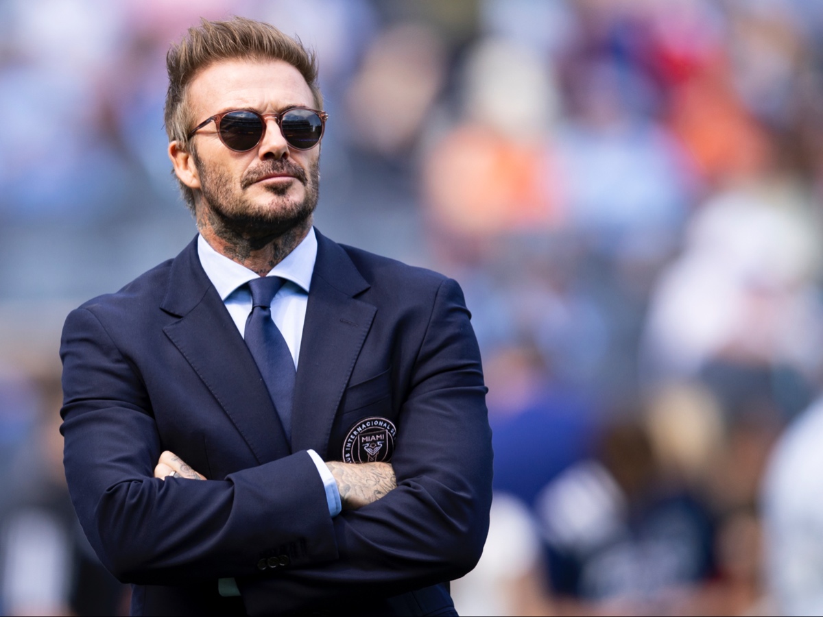 capelli grigi uomo come averli cool consigli prodotti tagli stili 02