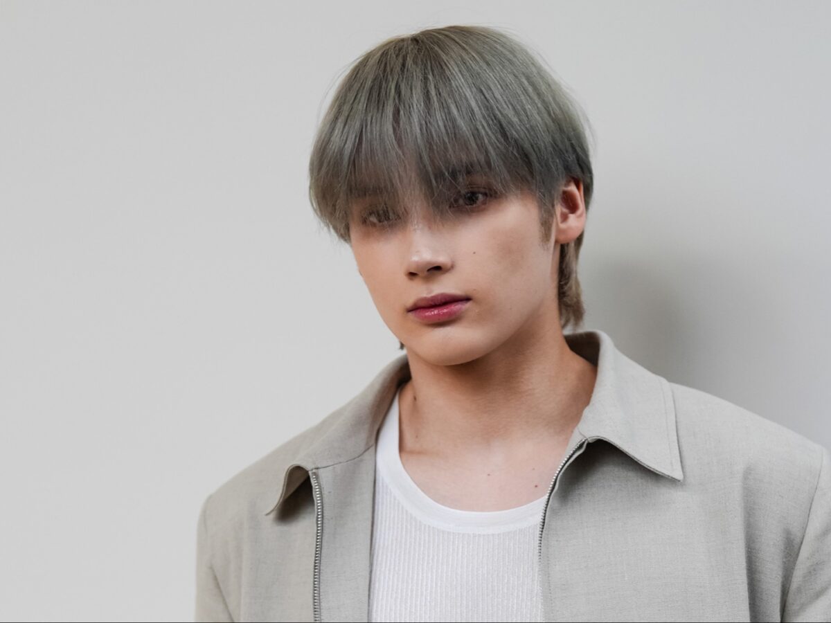 capelli grigi uomo come averli cool consigli prodotti tagli stili cover