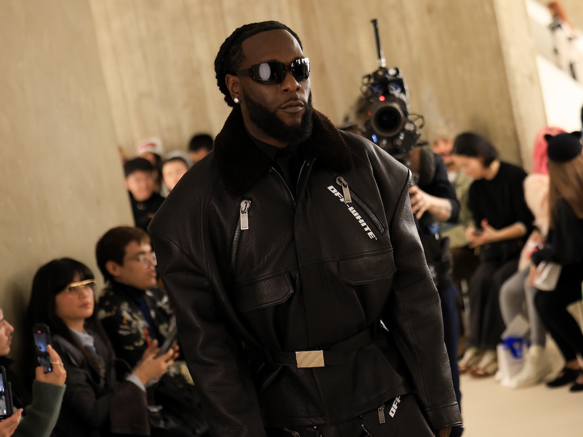 Off-White - Fall 2025 RTW - Ambiance Burna Boy off white rapper in passerella