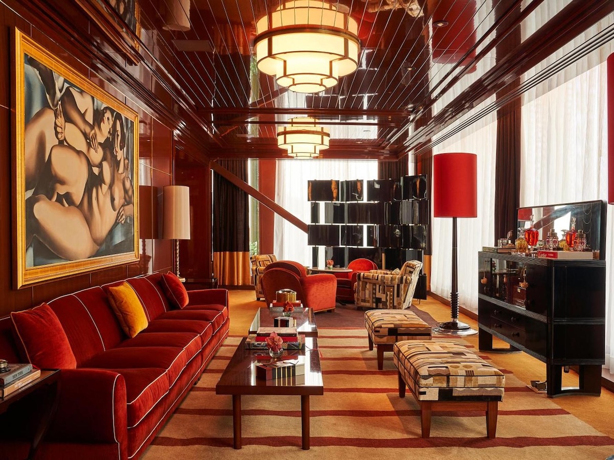 members' club members' club