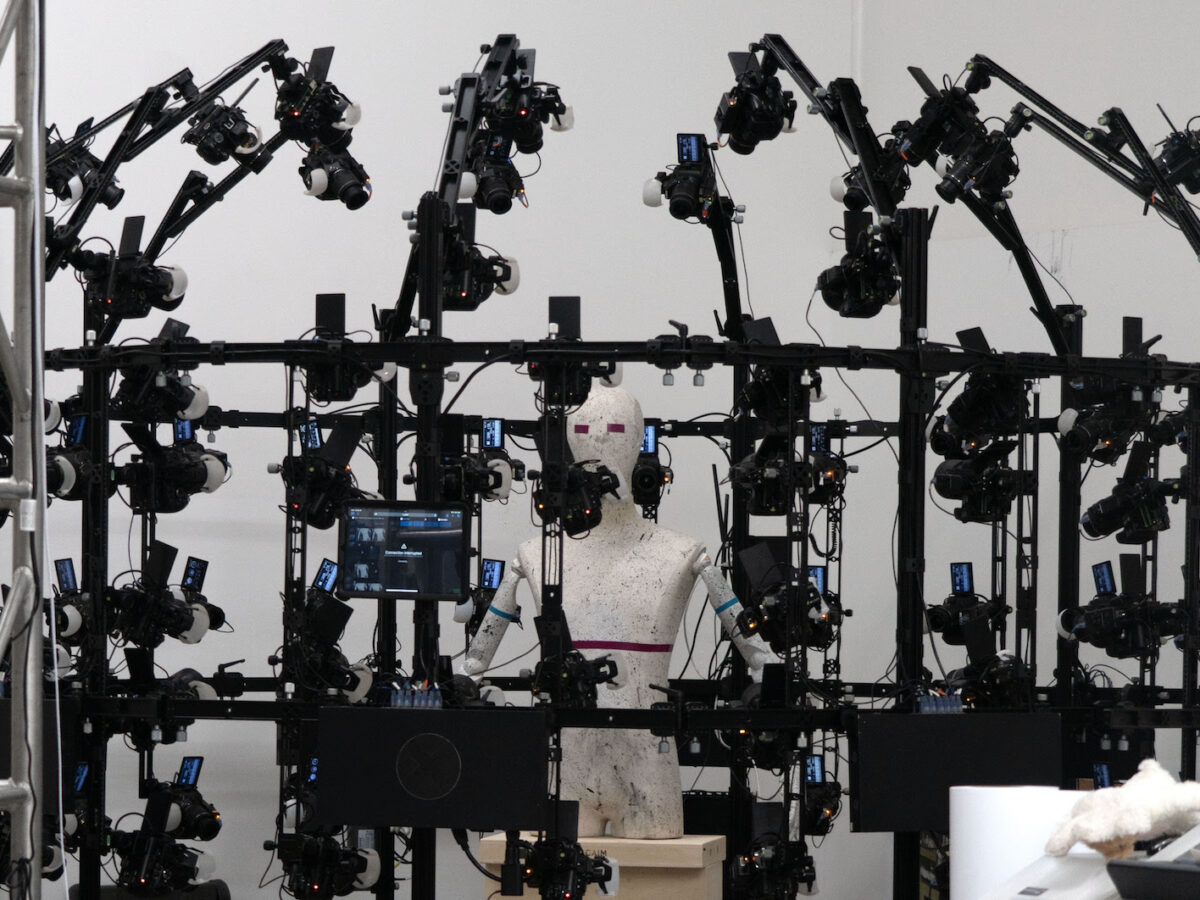 FONDATION BEYELER - Jordan Wolfson- Little Room copia