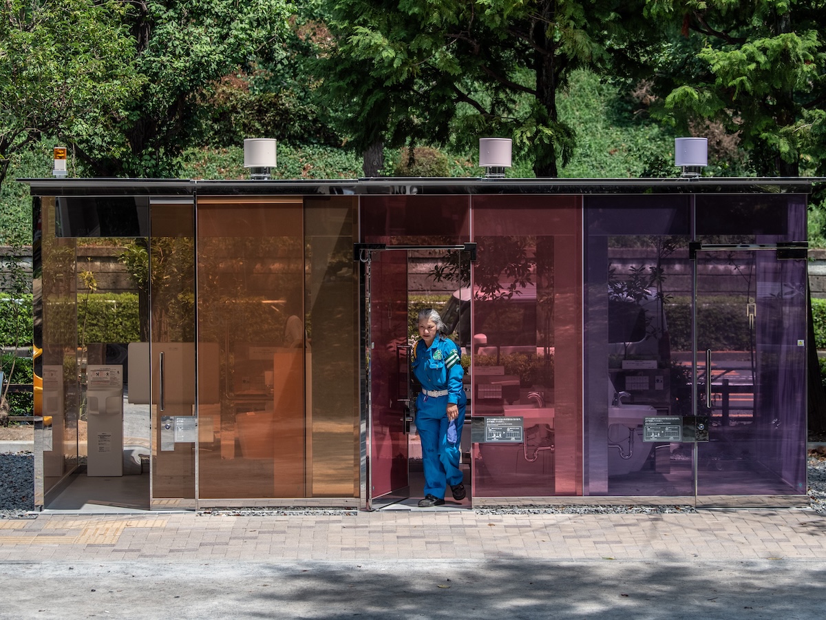 Tokyo's Transparent Public Toilets bagni pubblici piu belli del mondo