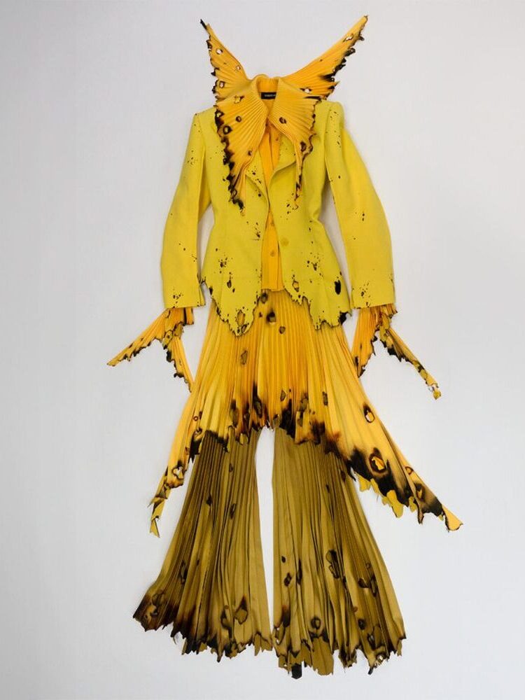 Dirty Looks - Robert Wun, The Yellow Rose, Time, Haute Couture Autumn:Winter 2024. Photograph by Ellen Sampson.