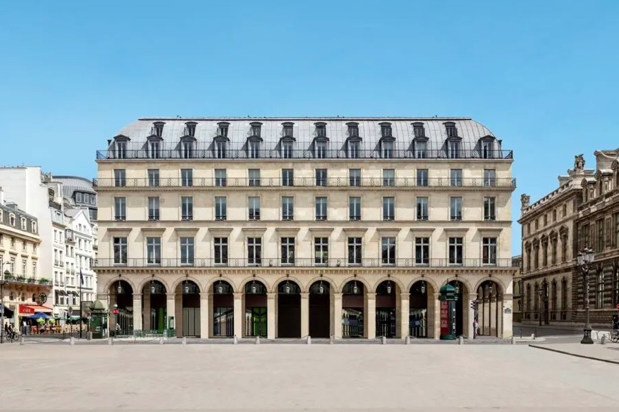 Fondation Cartier pour l'art contemporain, facade, Place du Palais Royal - Copyright Luc Boegly.