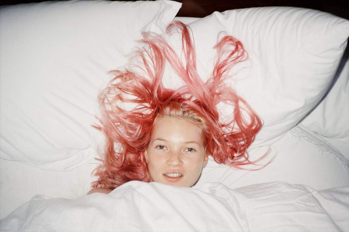 Juergen Teller, Young Pink Kate, London 1998 © Juergen Teller