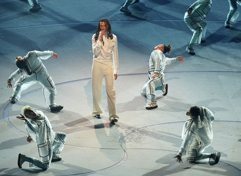 Ghali recita una poesia di Gianni Rodari contro la guerra alle Olimpiadi