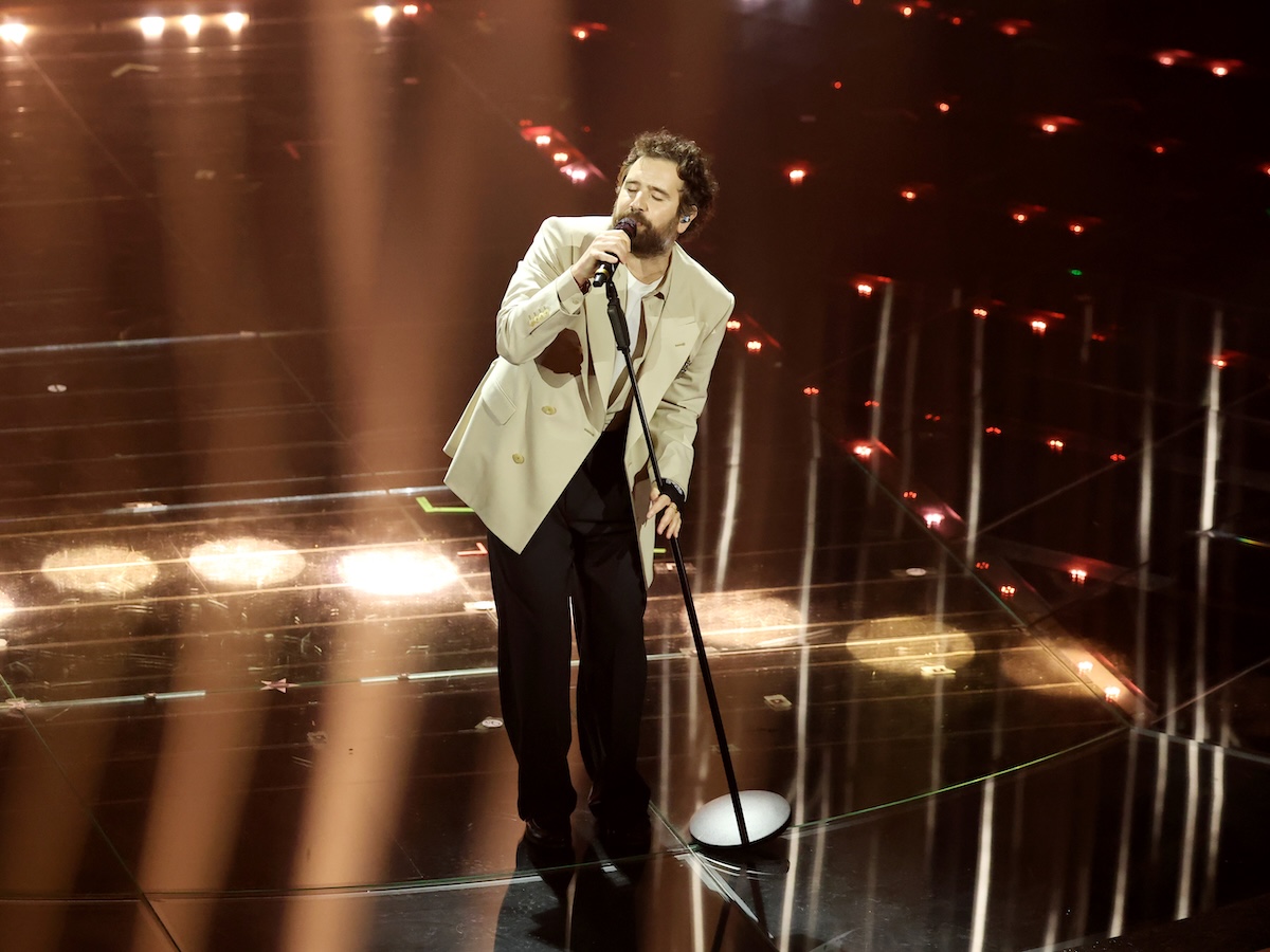 76th Sanremo Music Festival 2026 - Day 1 sanremo 2026 look tommaso paradiso