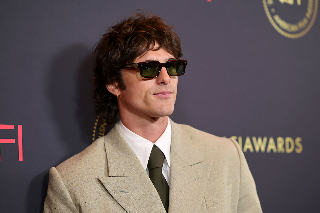 jacob elordi orecchini